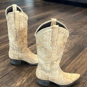 Gorgeous Lane Poison Floral Boots in Bone